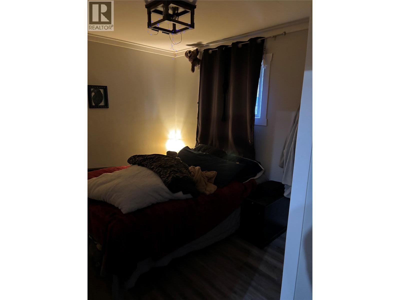 1233 Tunney Avenue, Sicamous, BC - Indoor