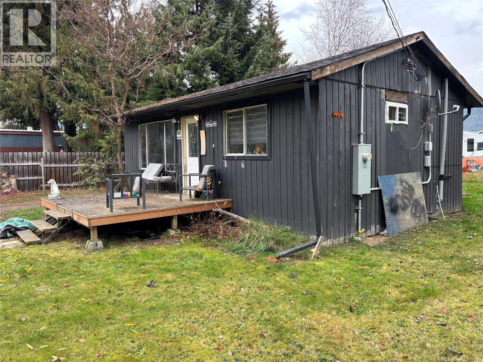 1233 Tunney Avenue, Sicamous, BC - Outdoor With Deck Patio Veranda