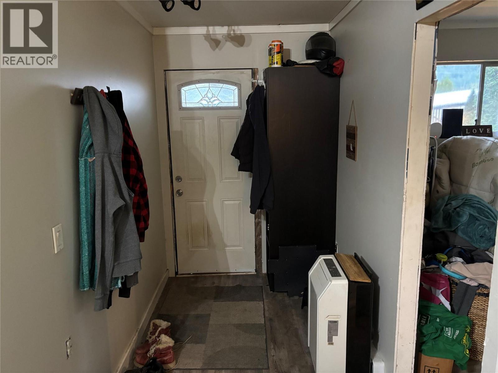 1233 Tunney Avenue, Sicamous, BC - Indoor Photo Showing Other Room