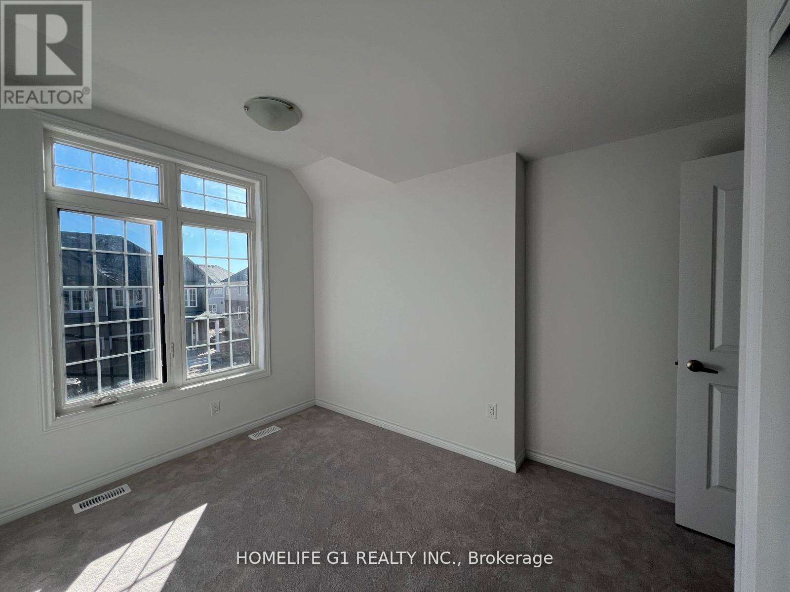 55 Brown Street, Erin, ON - Indoor Photo Showing Other Room