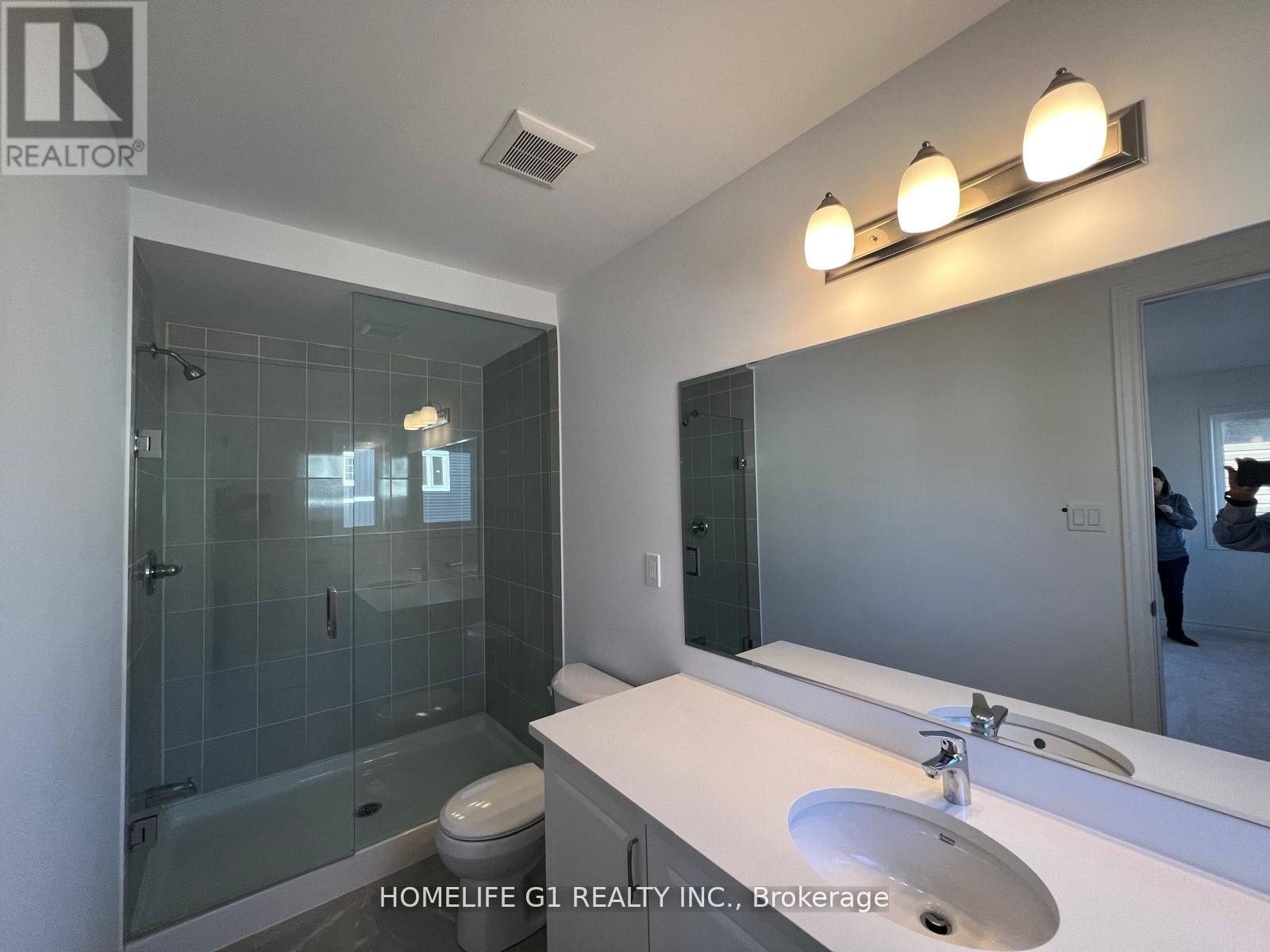 55 Brown Street, Erin, ON - Indoor Photo Showing Bathroom