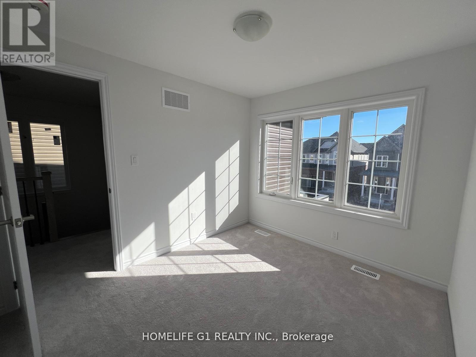 55 Brown Street, Erin, ON - Indoor Photo Showing Other Room