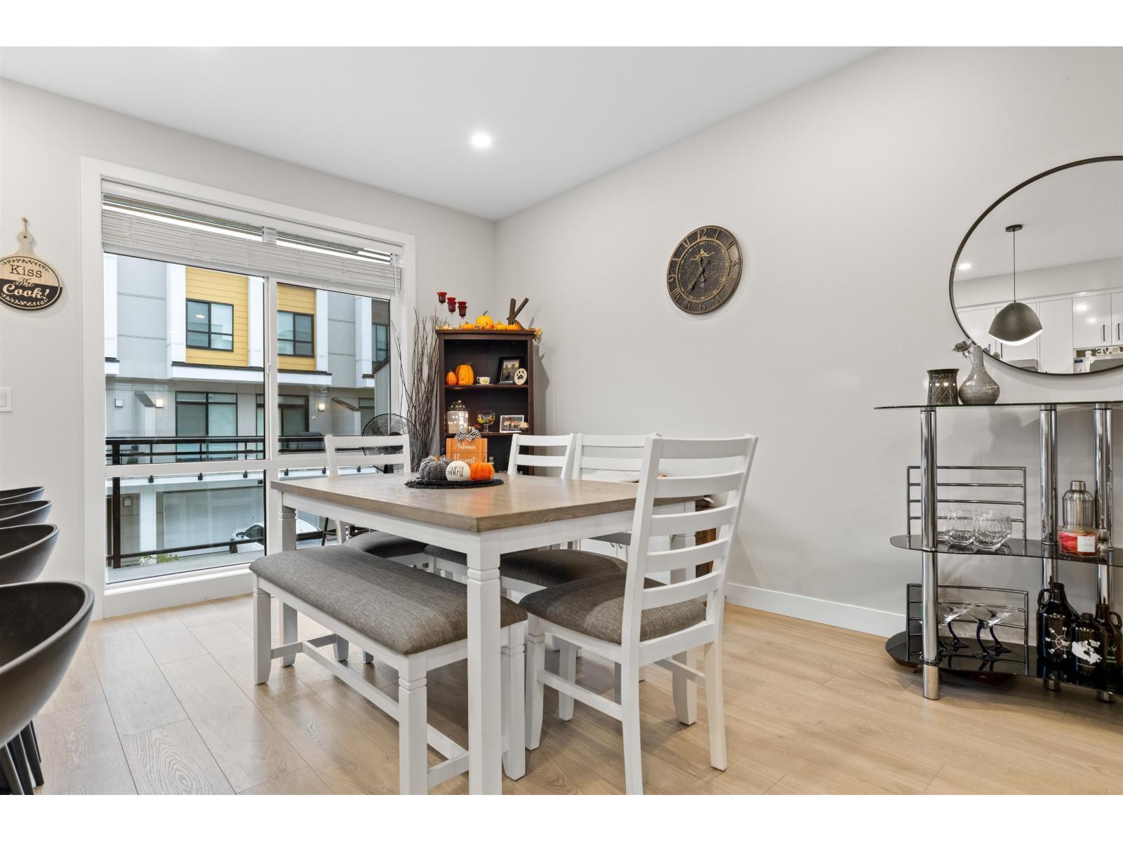 211 46150 Thomas Road|Vedder Crossing, Chilliwack, BC - Indoor