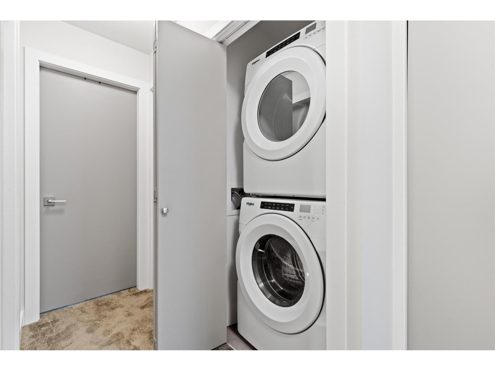 211 46150 Thomas Road|Vedder Crossing, Chilliwack, BC - Indoor Photo Showing Laundry Room