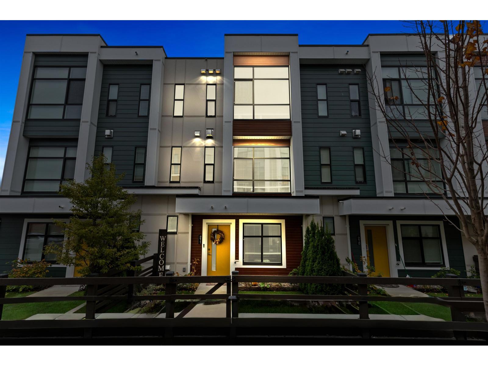 211 46150 Thomas Road|Vedder Crossing, Chilliwack, BC - Outdoor With Facade