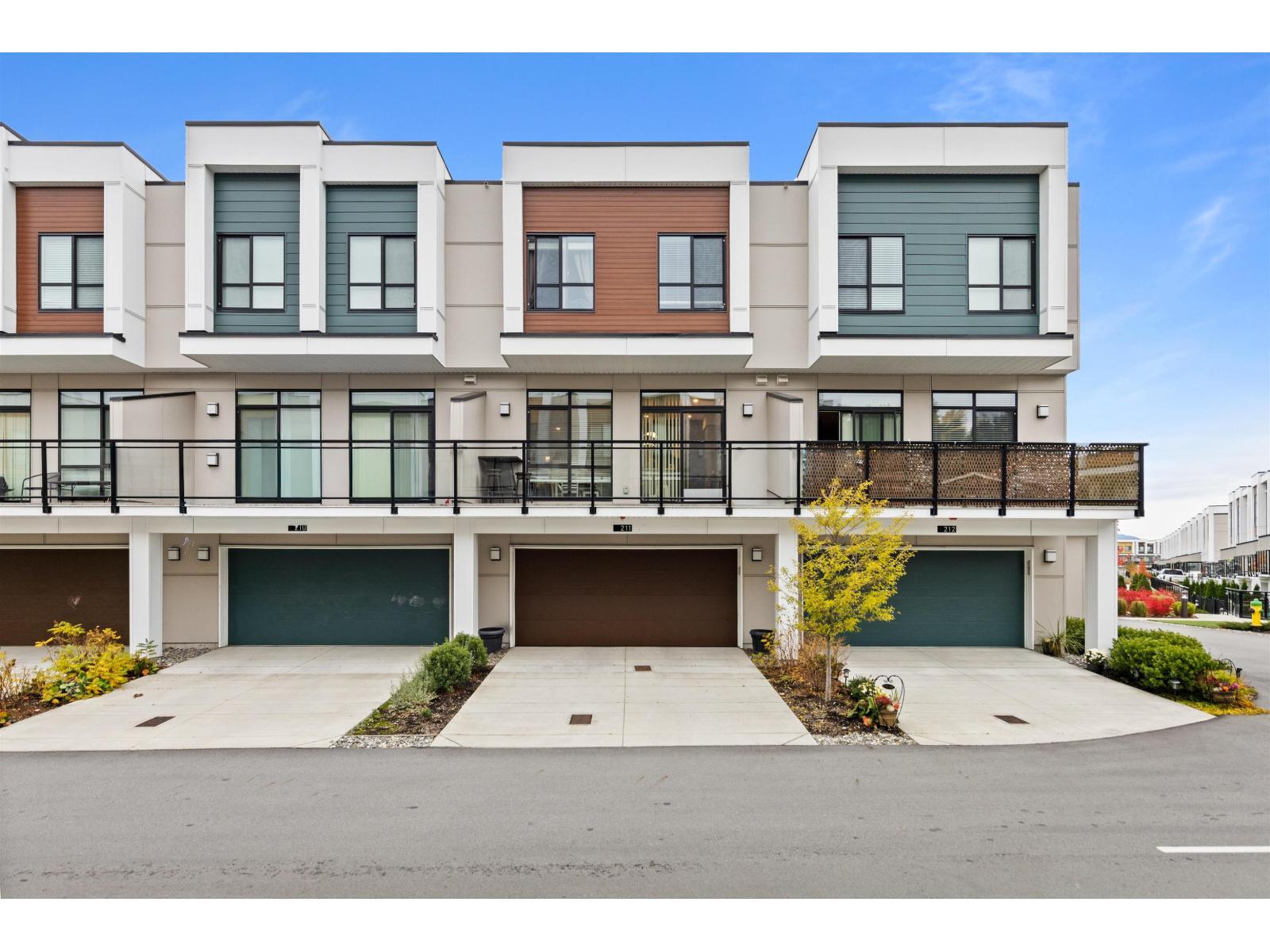 211 46150 Thomas Road|Vedder Crossing, Chilliwack, BC - Outdoor With Facade