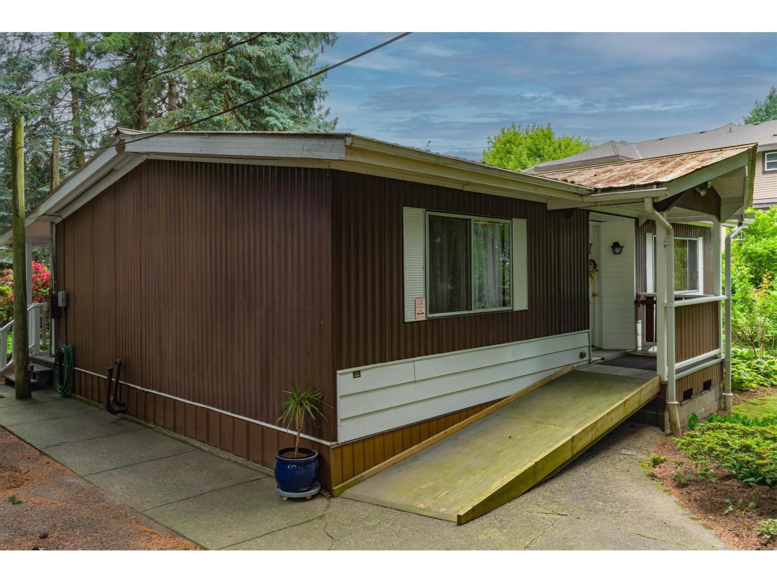 2161 Martens Street, Abbotsford, BC - Outdoor