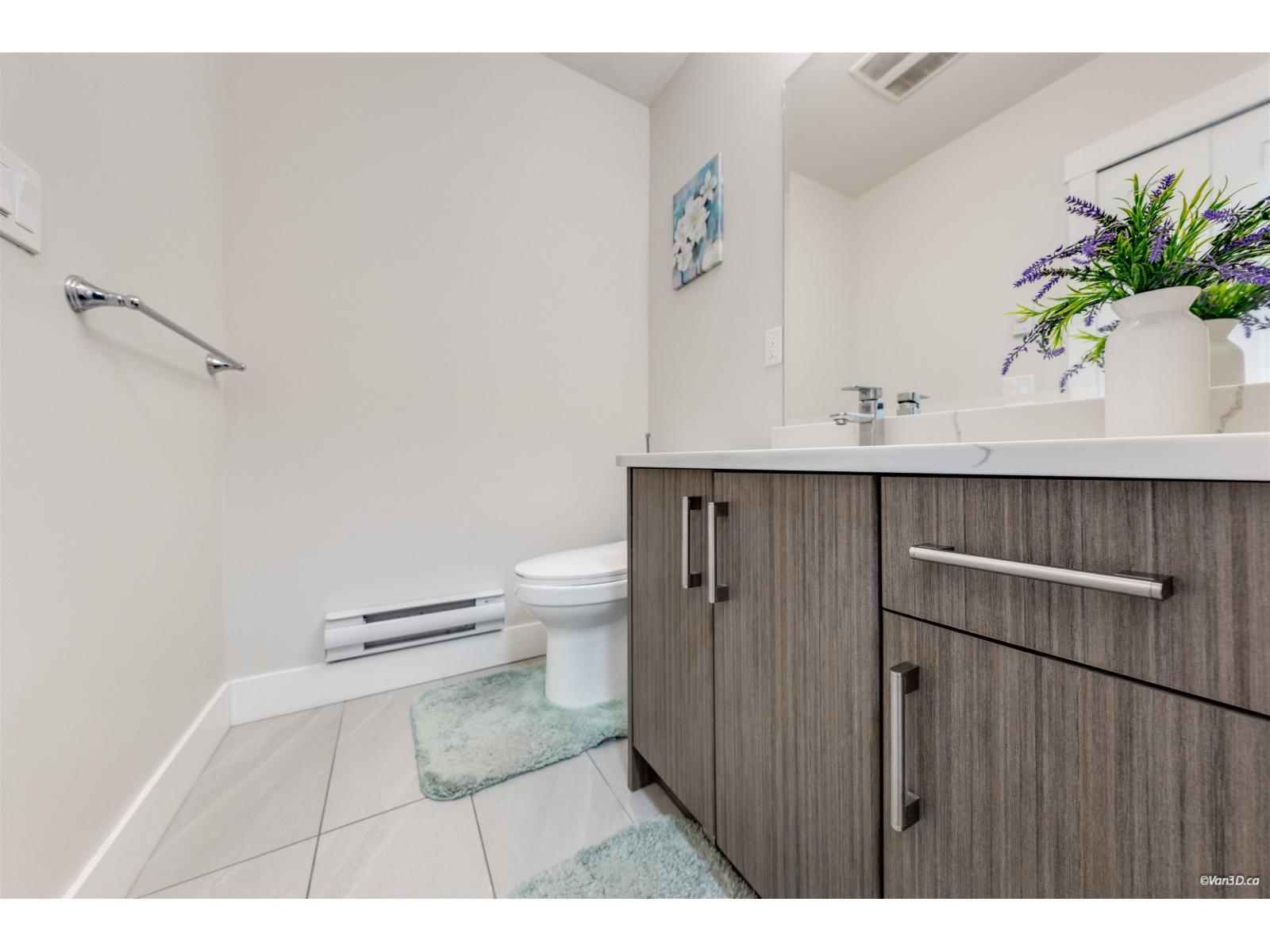 207 13799 101 Avenue, Surrey, BC - Indoor Photo Showing Bathroom