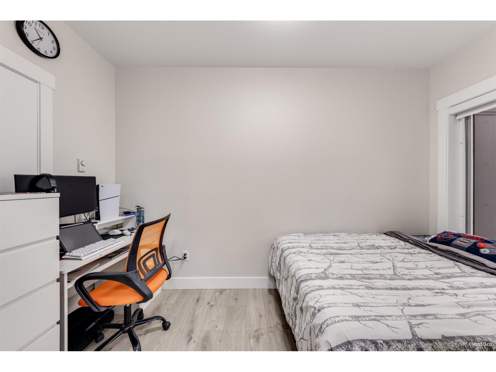 207 13799 101 Avenue, Surrey, BC - Indoor Photo Showing Other Room