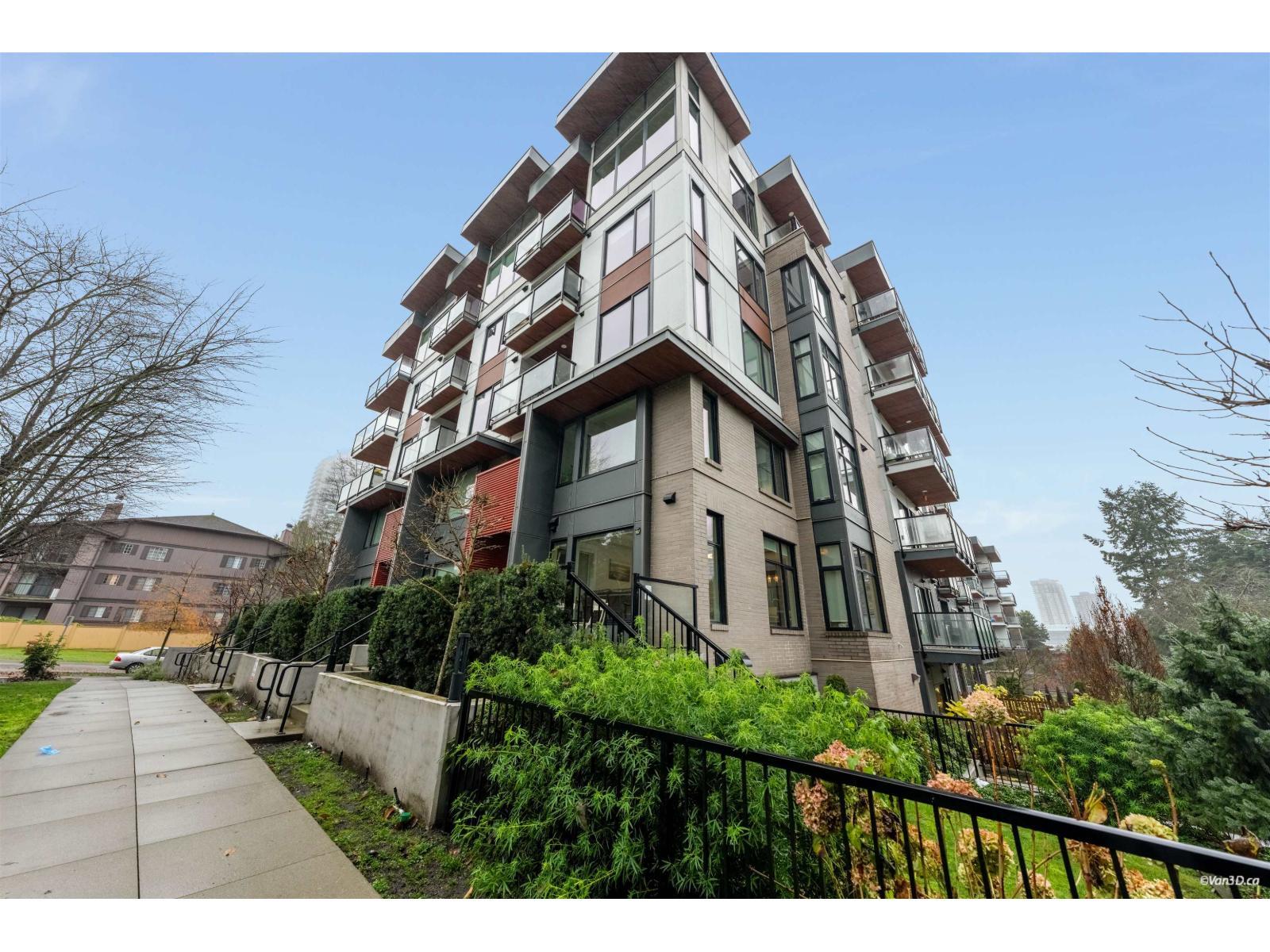 207 13799 101 Avenue, Surrey, BC - Outdoor