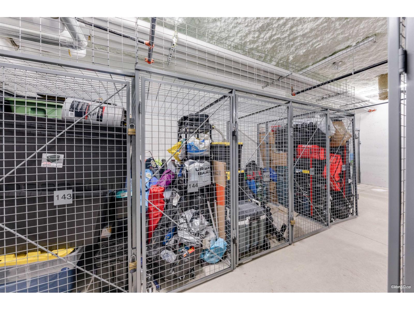 207 13799 101 Avenue, Surrey, BC - Indoor