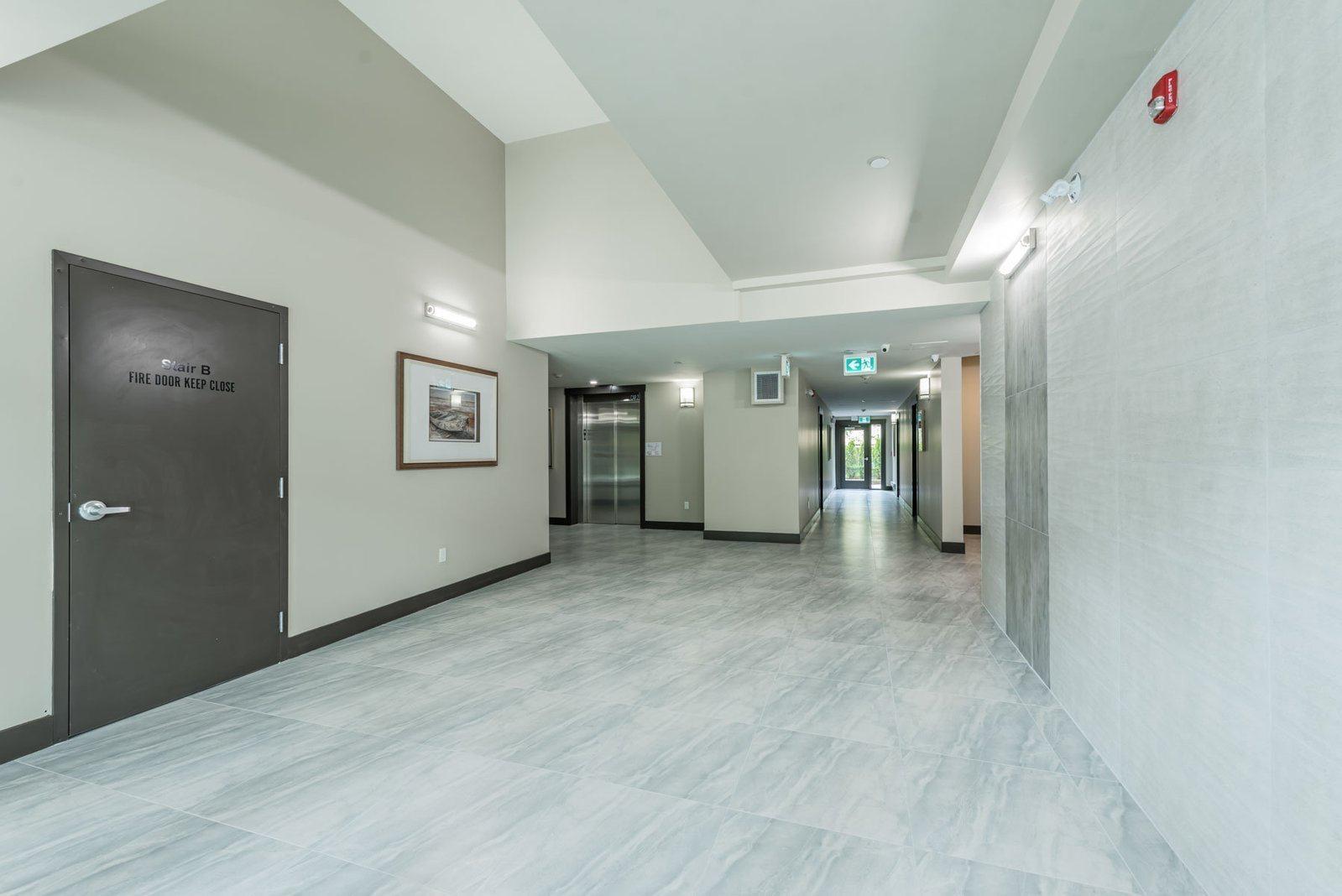 207 13799 101 Avenue, Surrey, BC - Indoor Photo Showing Other Room