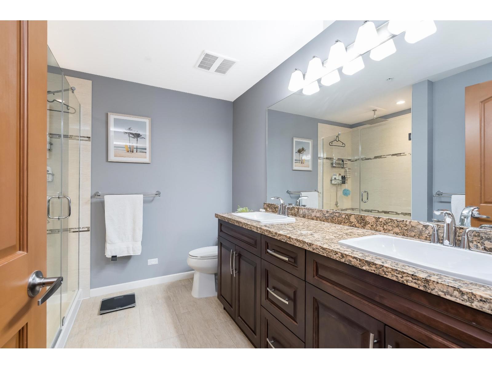 357 8258 207A Street, Langley, BC - Indoor Photo Showing Bathroom