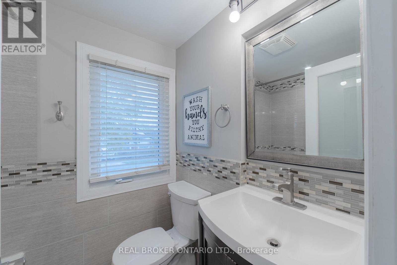 66 Maitland Street, Thorold, ON - Indoor Photo Showing Bathroom
