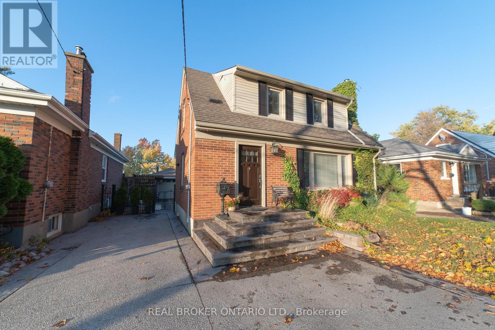 66 Maitland Street, Thorold, ON - Outdoor