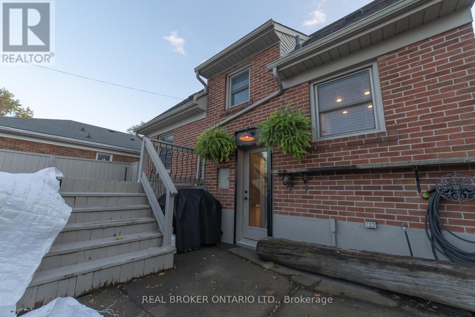 66 Maitland Street, Thorold, ON - Outdoor With Exterior