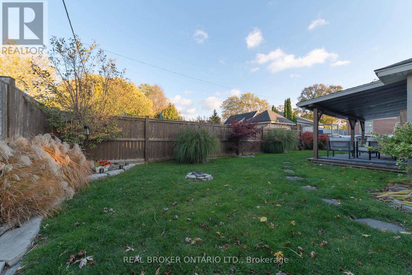 66 Maitland Street, Thorold, ON - Outdoor