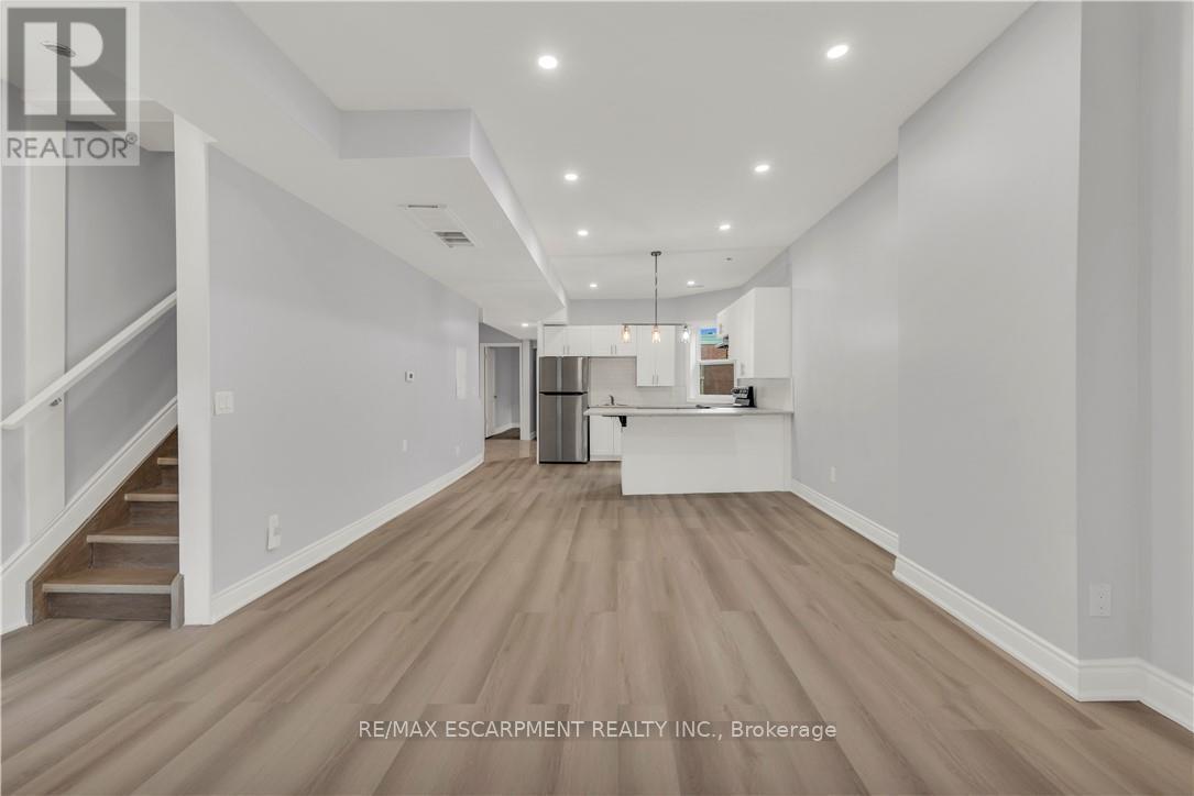 Upper - 51 Wellington Street S, Hamilton, ON - Indoor