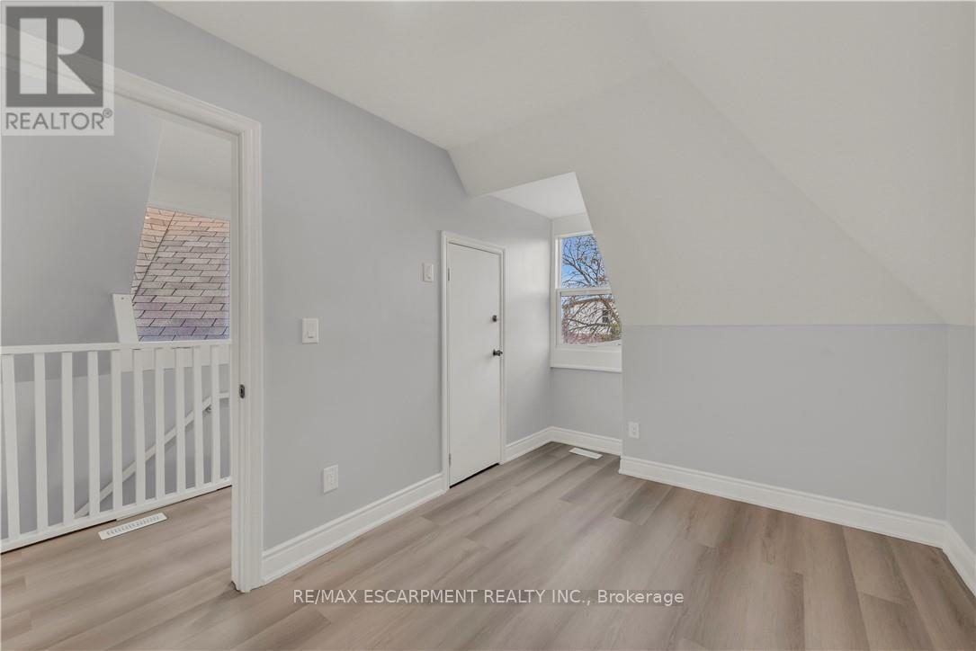 Upper - 51 Wellington Street S, Hamilton, ON - Indoor Photo Showing Other Room