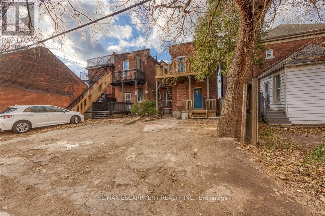 Upper - 51 Wellington Street S, Hamilton, ON - Outdoor