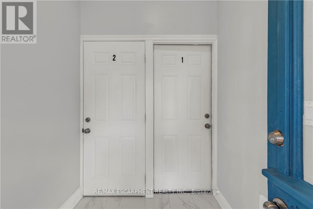 Upper - 51 Wellington Street S, Hamilton, ON - Indoor Photo Showing Other Room