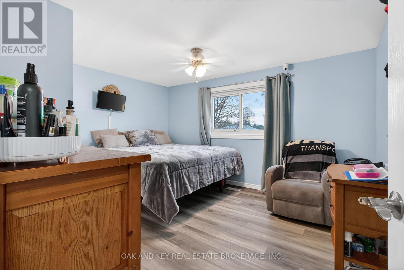 86 Chestnut Drive, Chatham-Kent (Chatham), ON - Indoor Photo Showing Bedroom