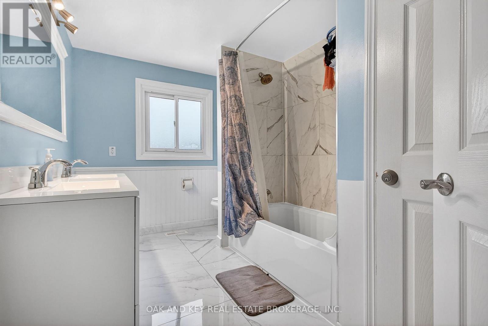 86 Chestnut Drive, Chatham-Kent (Chatham), ON - Indoor Photo Showing Bathroom