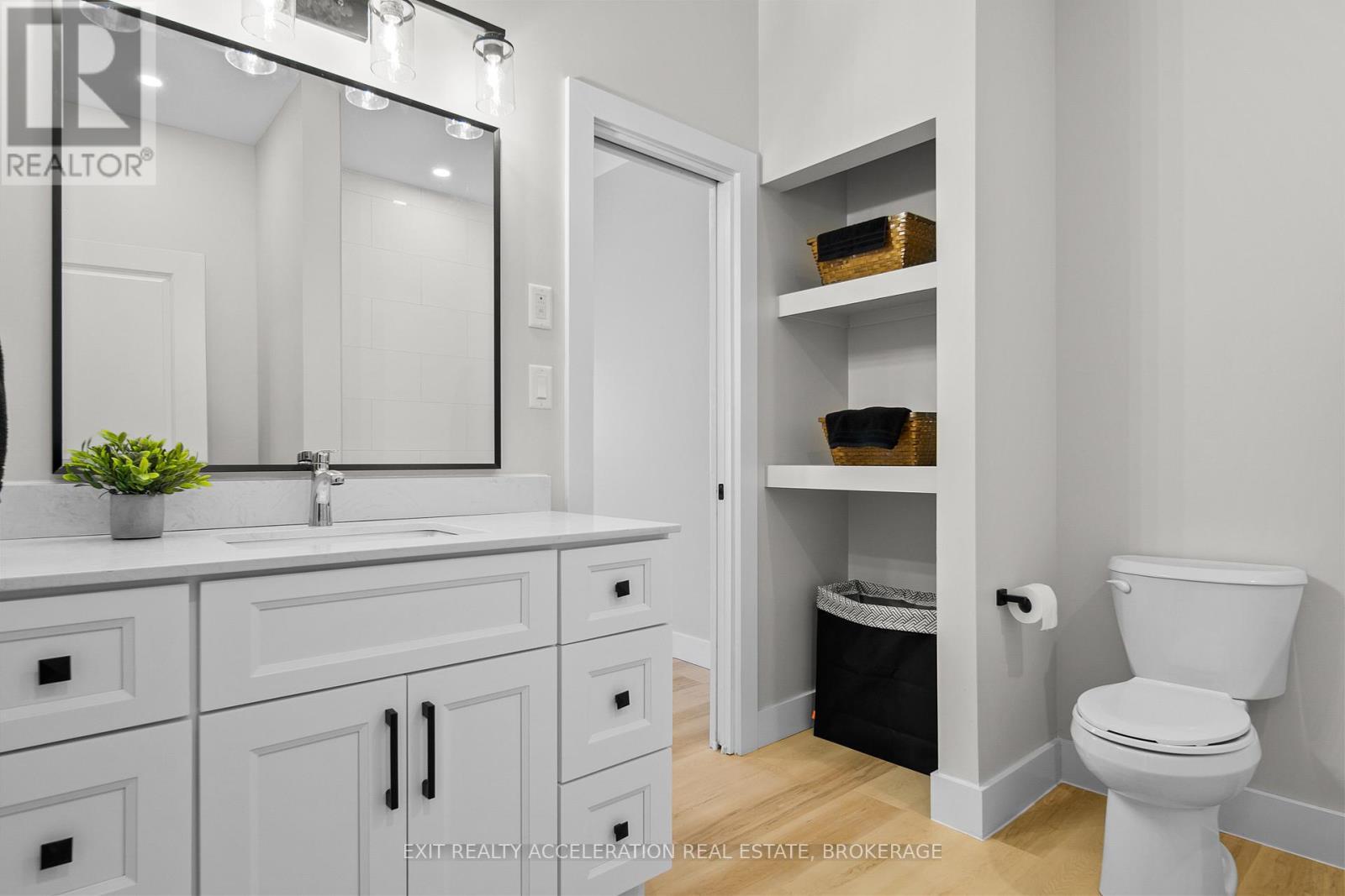 213 Belleville Road, Greater Napanee (Greater Napanee), ON - Indoor Photo Showing Bathroom