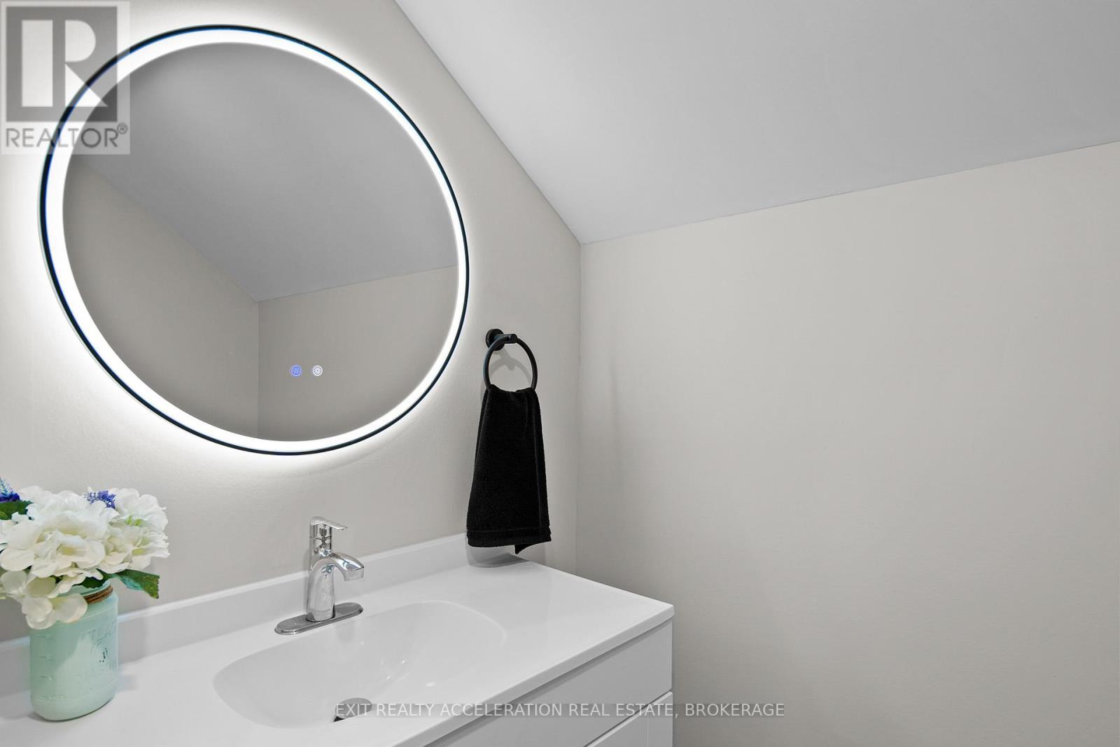 213 Belleville Road, Greater Napanee (Greater Napanee), ON - Indoor Photo Showing Bathroom