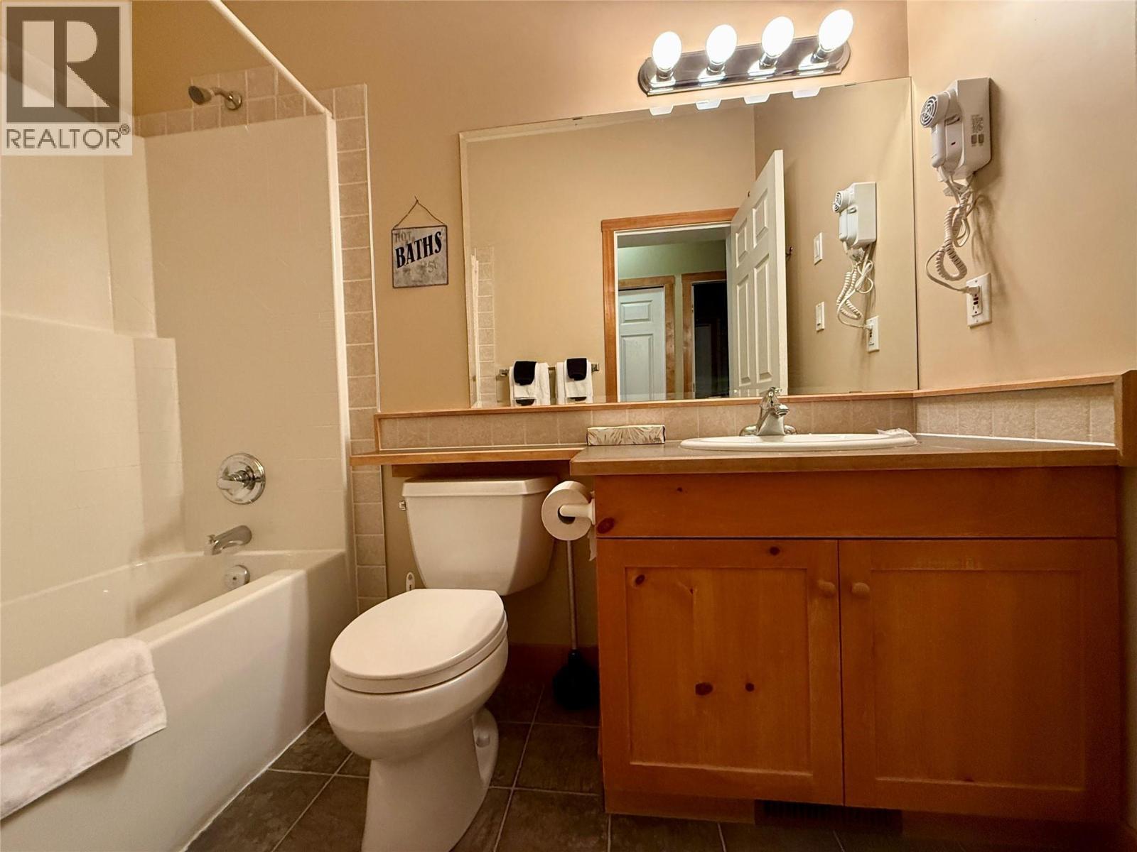 300 Stemwinder Drive Unit# 210, Kimberley, BC - Indoor Photo Showing Bathroom