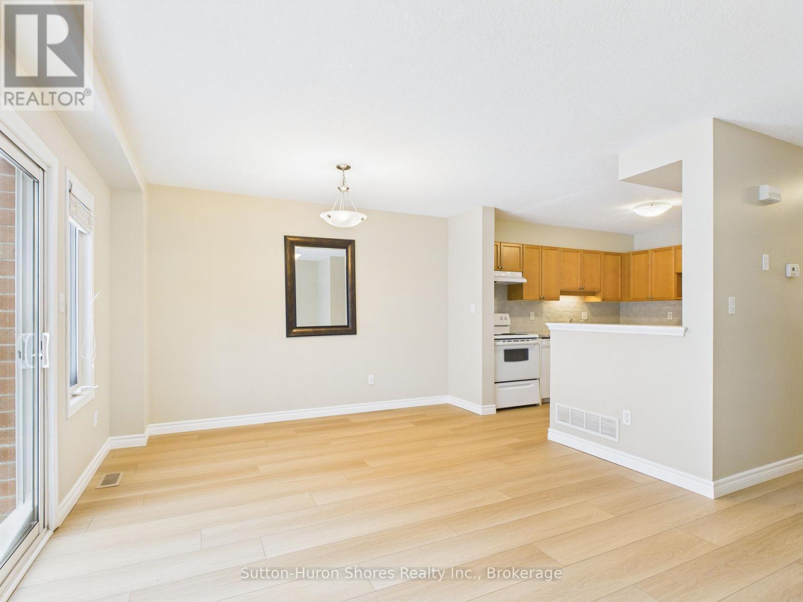 2 - 409 Joseph Street, Saugeen Shores, ON - Indoor Photo Showing Kitchen