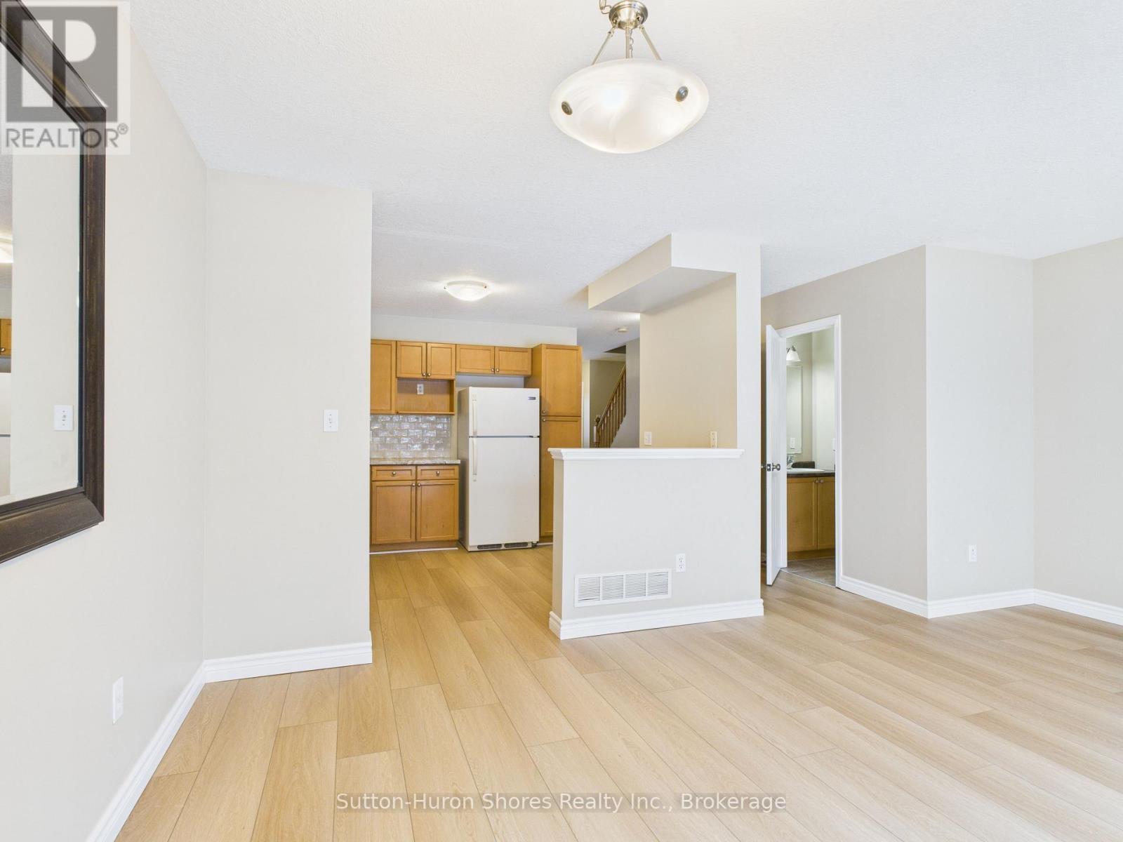 2 - 409 Joseph Street, Saugeen Shores, ON - Indoor Photo Showing Kitchen