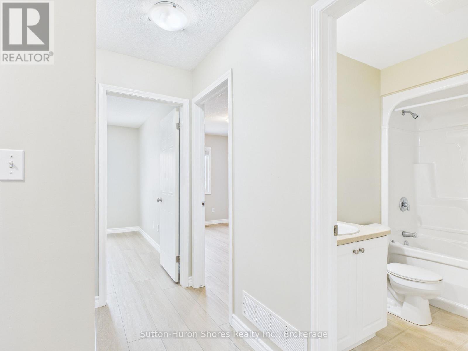 2 - 409 Joseph Street, Saugeen Shores, ON - Indoor Photo Showing Bathroom