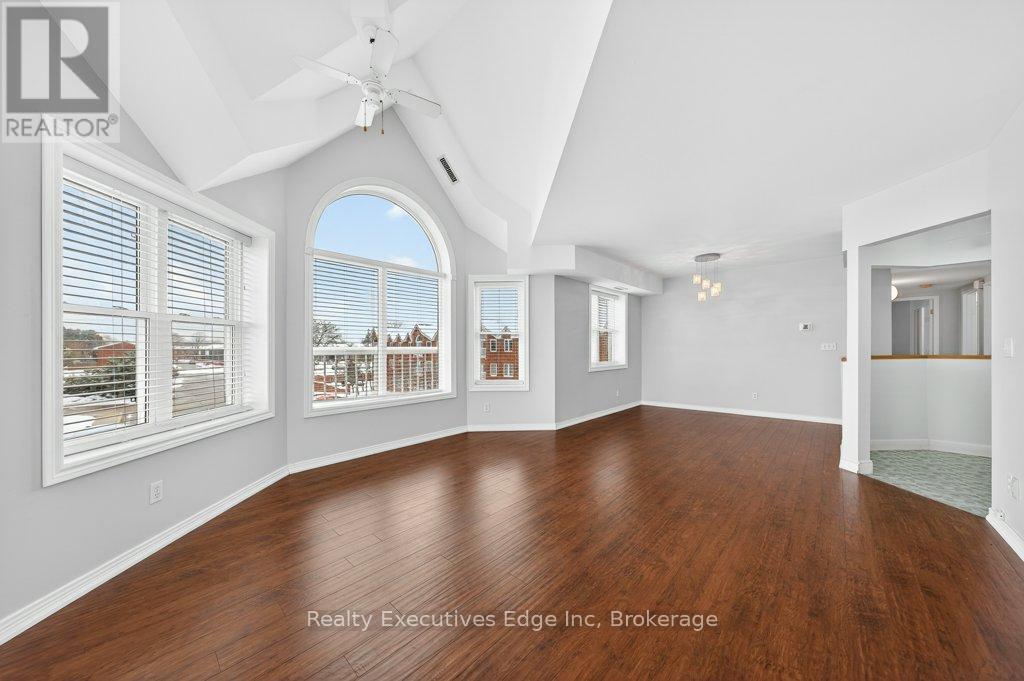 306 - 208 Silvercreek Parkway N, Guelph (Junction/Onward Willow), ON