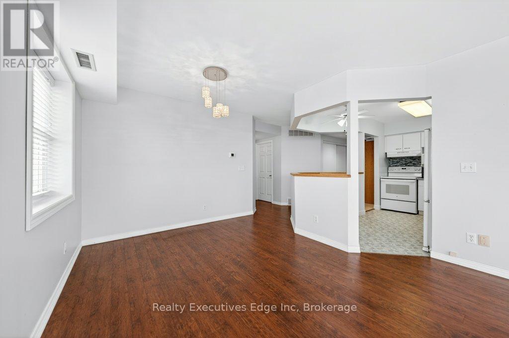 306 - 208 Silvercreek Parkway N, Guelph (Junction/Onward Willow), ON