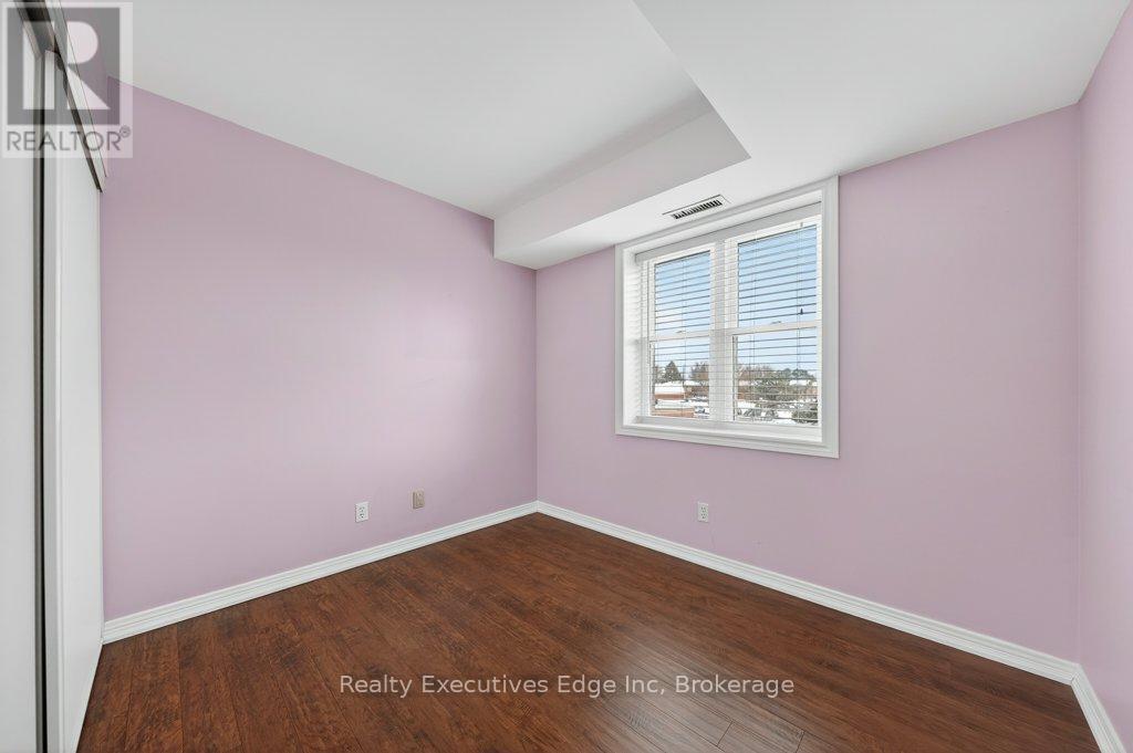 306 - 208 Silvercreek Parkway N, Guelph (Junction/Onward Willow), ON