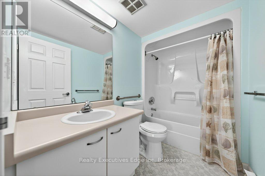 306 - 208 Silvercreek Parkway N, Guelph (Junction/Onward Willow), ON