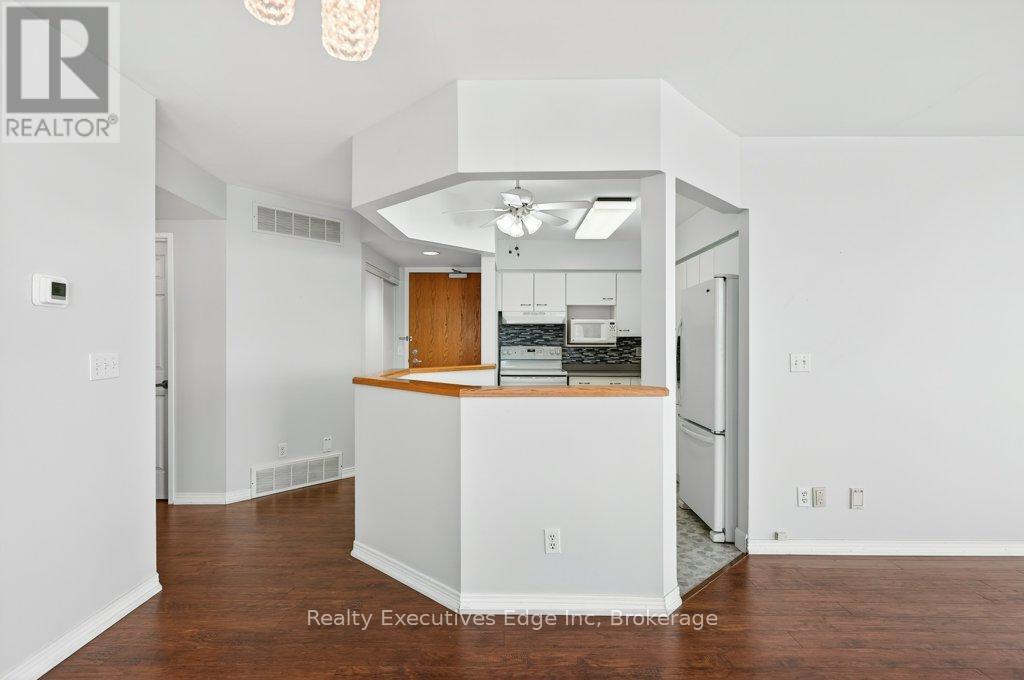 306 - 208 Silvercreek Parkway N, Guelph (Junction/Onward Willow), ON