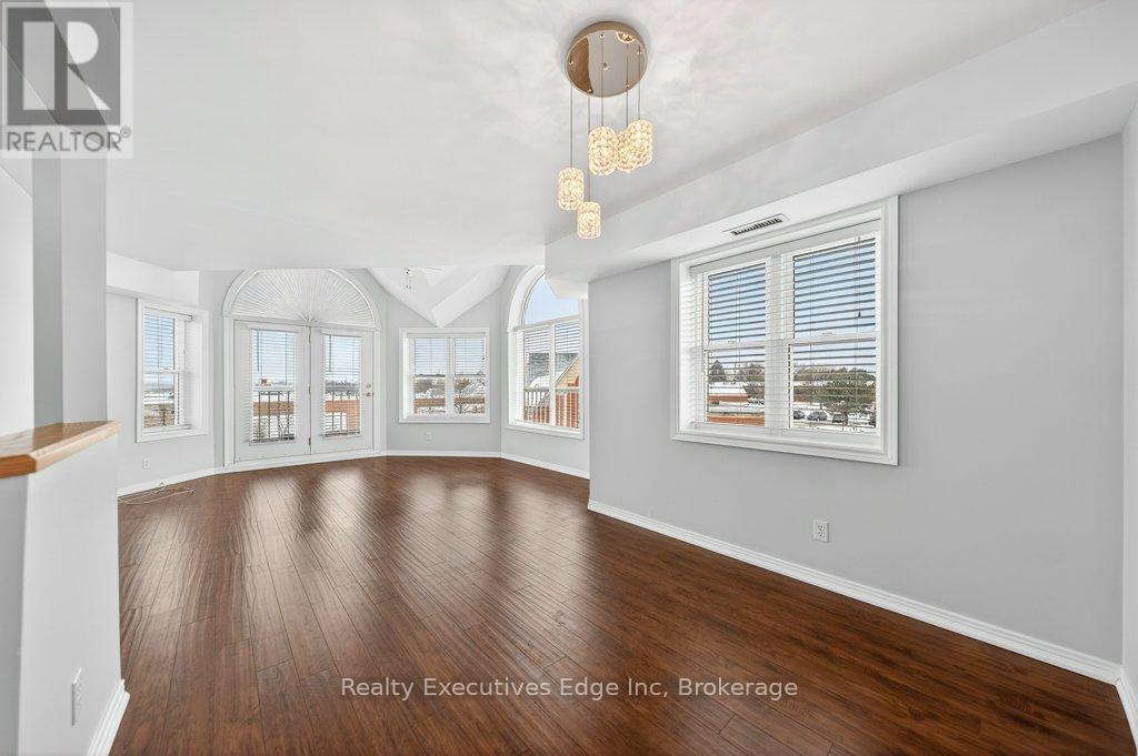 306 - 208 Silvercreek Parkway N, Guelph (Junction/Onward Willow), ON