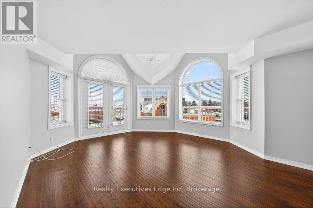 306 - 208 Silvercreek Parkway N, Guelph (Junction/Onward Willow), ON