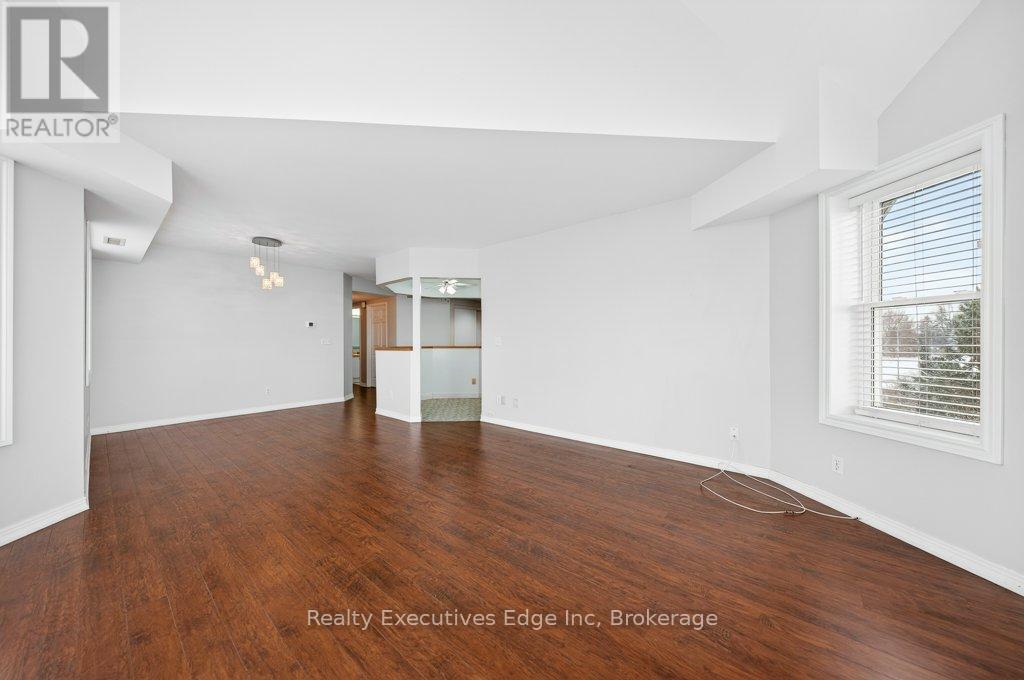 306 - 208 Silvercreek Parkway N, Guelph (Junction/Onward Willow), ON