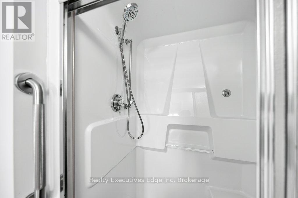 306 - 208 Silvercreek Parkway N, Guelph (Junction/Onward Willow), ON