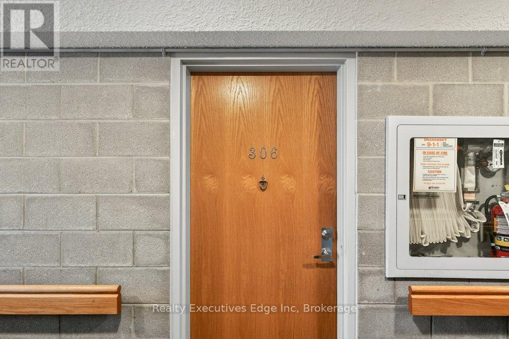 306 - 208 Silvercreek Parkway N, Guelph (Junction/Onward Willow), ON