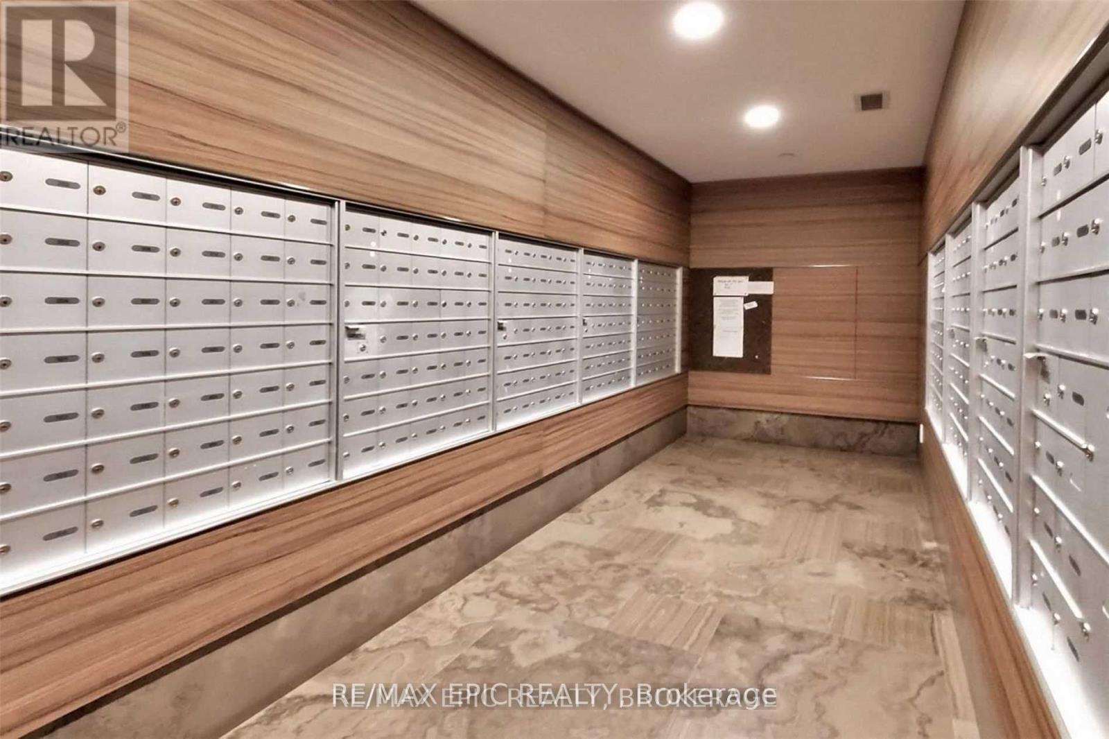 2703 - 75 St Nicholas Street, Toronto, ON - Indoor Photo Showing Other Room