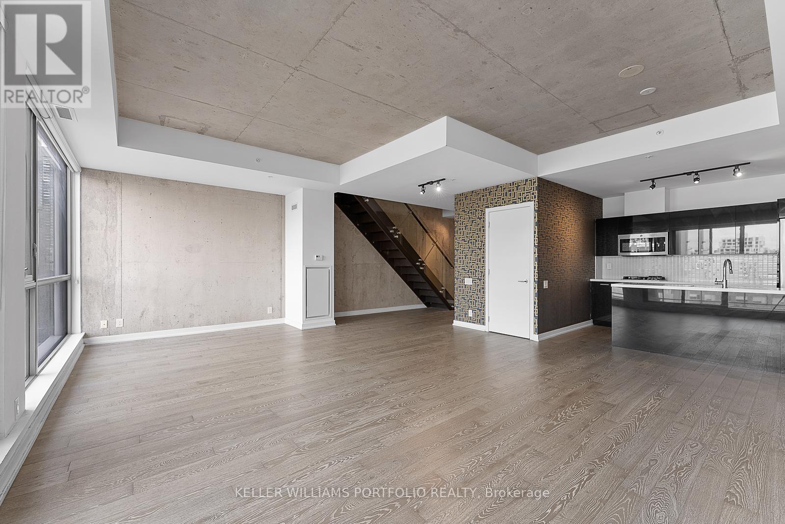 Ph07 - 39 Brant Street, Toronto, ON - Indoor