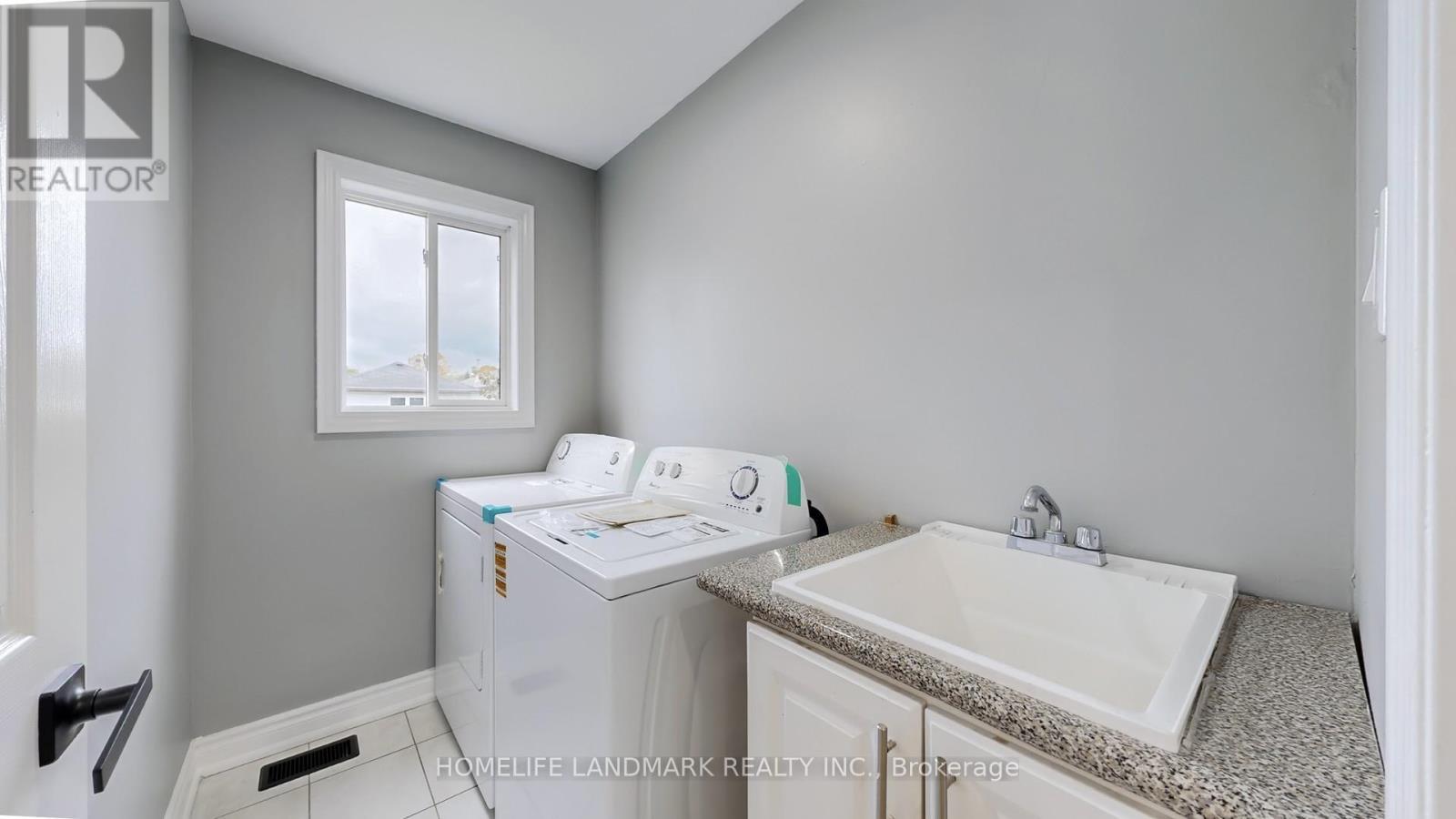 942 Port Union Road, Toronto, ON - Indoor Photo Showing Laundry Room