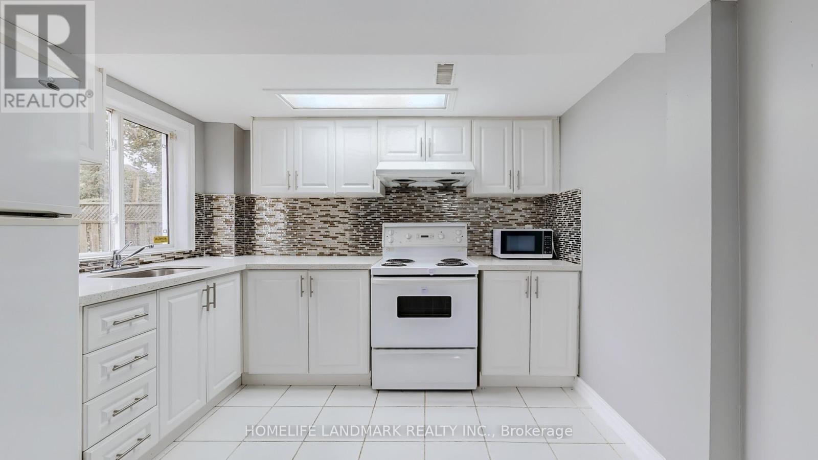 942 Port Union Road, Toronto, ON - Indoor Photo Showing Kitchen