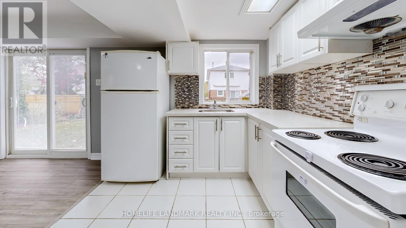 942 Port Union Road, Toronto, ON - Indoor Photo Showing Kitchen