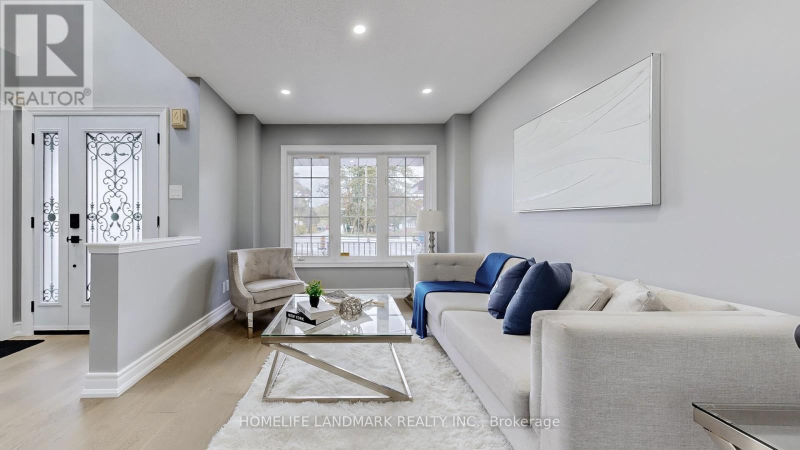 942 Port Union Road, Toronto, ON - Indoor Photo Showing Living Room