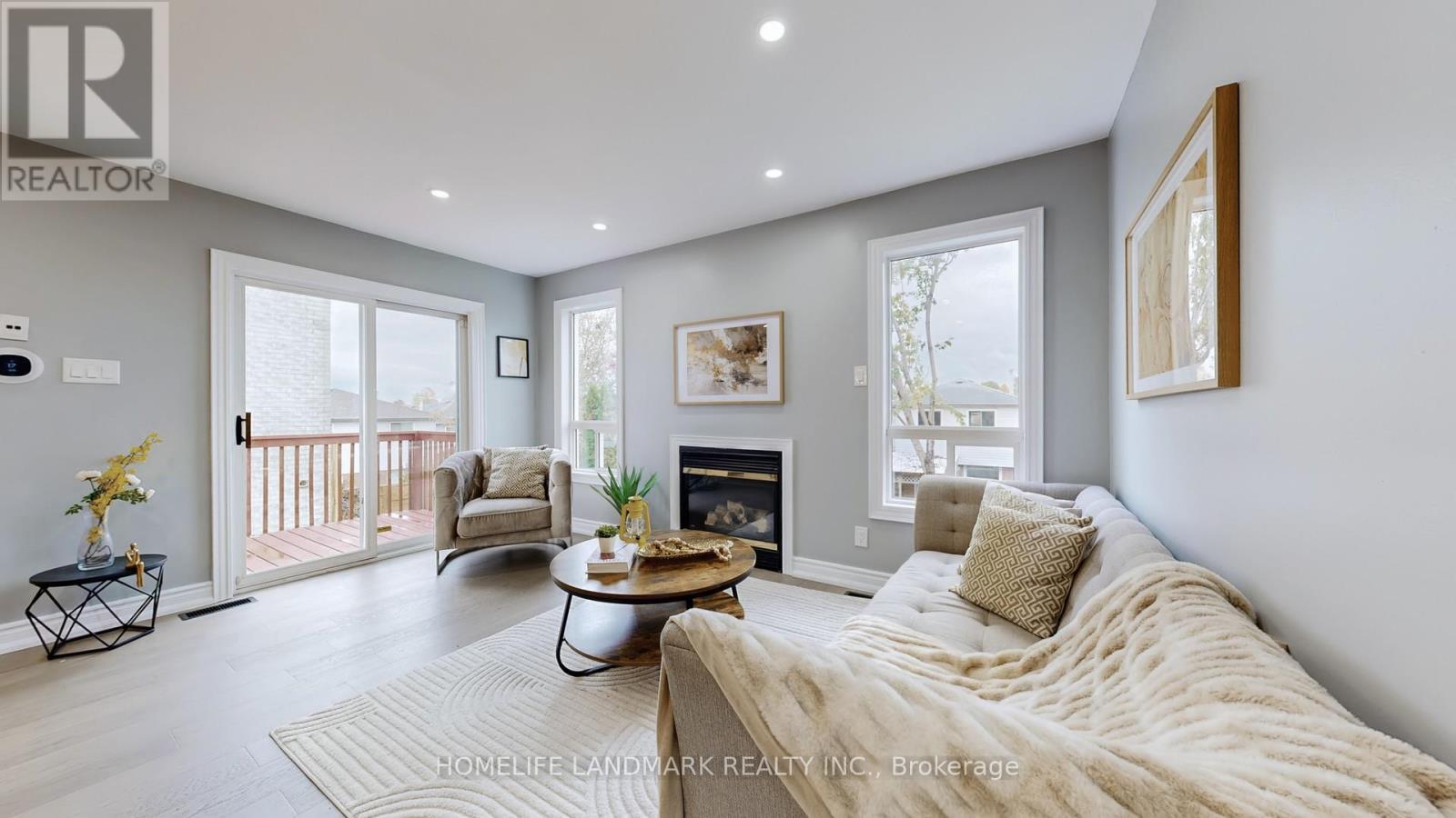 942 Port Union Road, Toronto, ON - Indoor Photo Showing Living Room With Fireplace